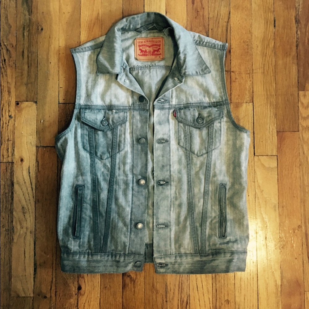 Levi's grey vest