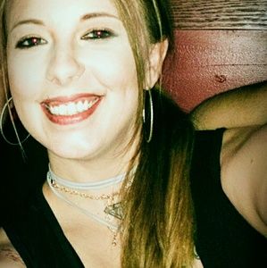 Meet your Posher, Brittney