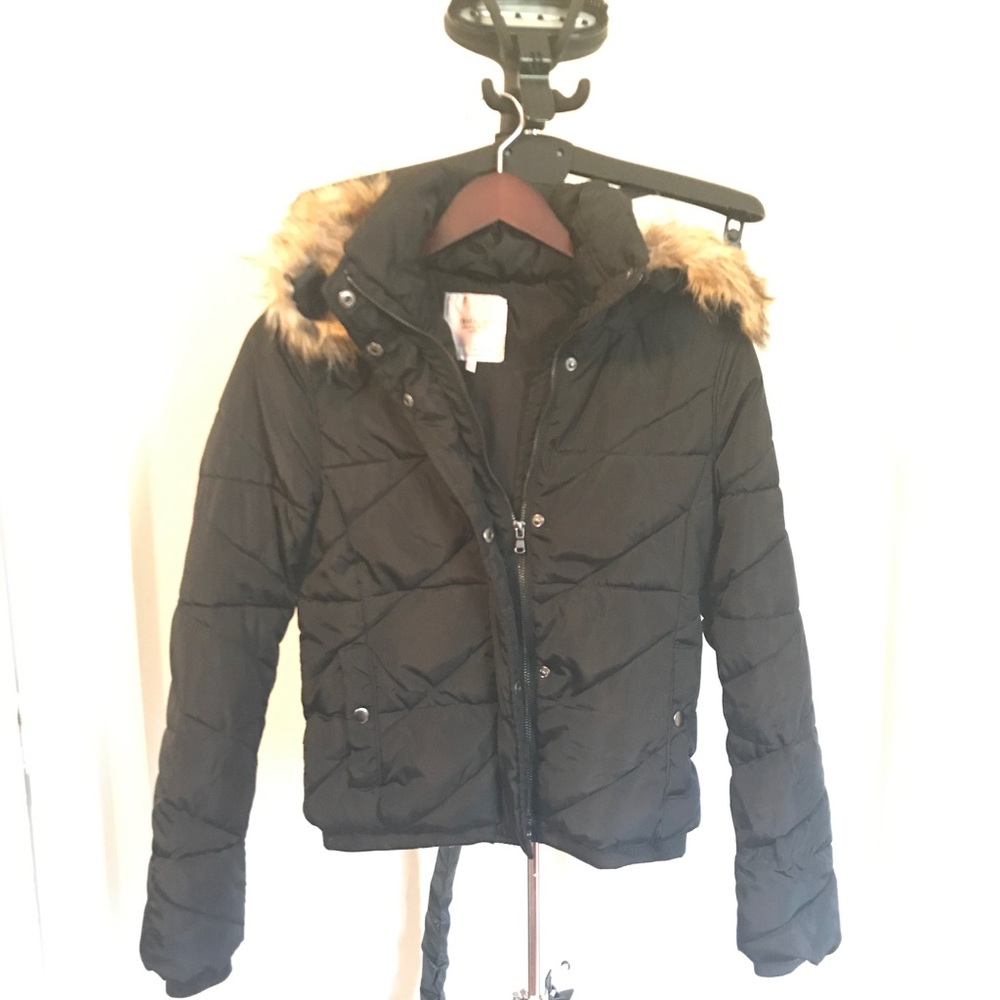 Short puffer coat