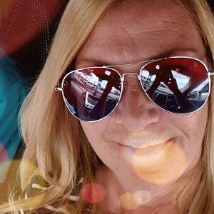 Meet your Posher, Sherry