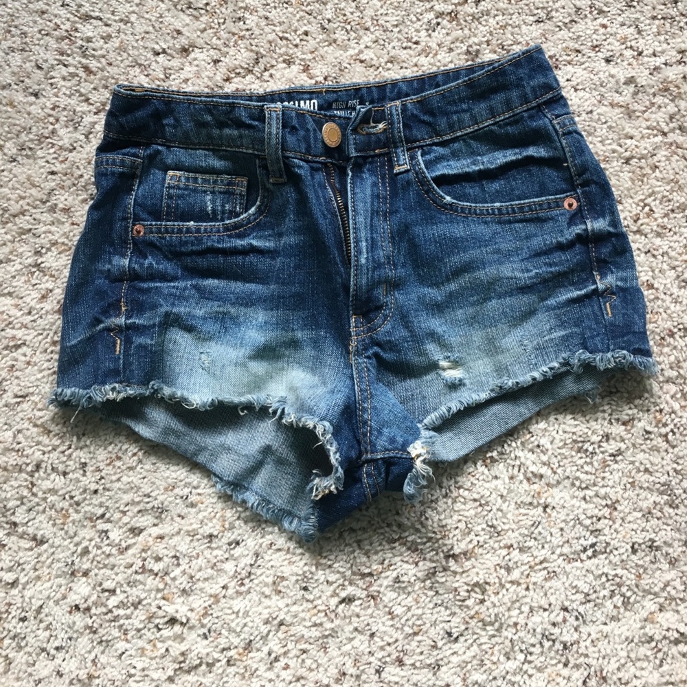 Cheeky high rise shorts