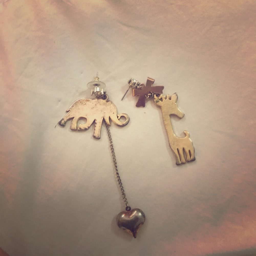🐘 Giraffe and Elephant Betsey Johnson Earrings 🐘