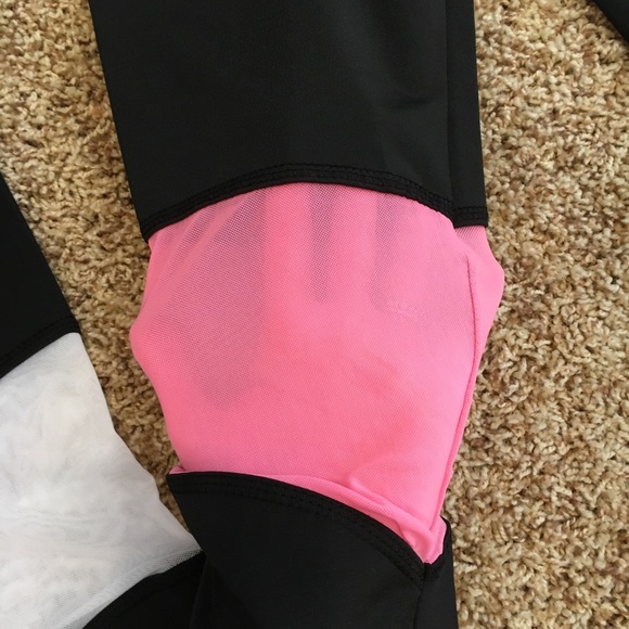 Workout capris bundle - Picture 3 of 7