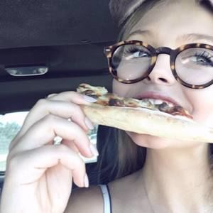 Meet your Posher, Monet