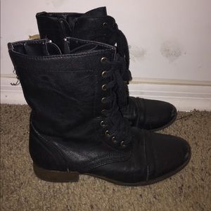 BLACK COMBAT BOOTS