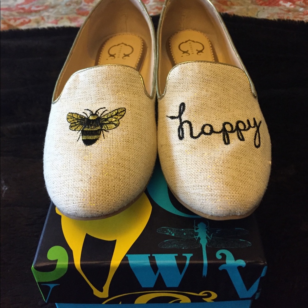 C wonder "bee happy" loafers