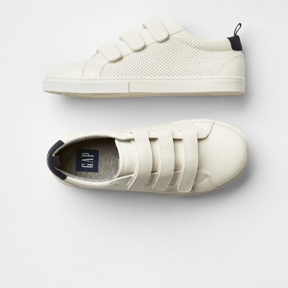Gap sneakers