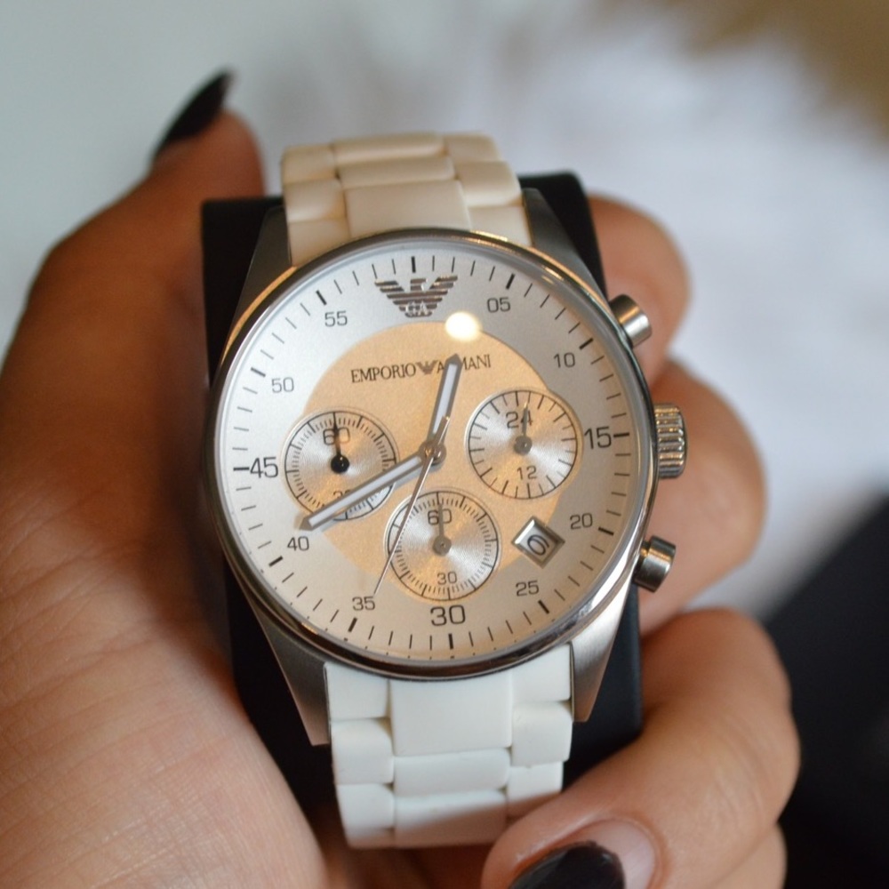 EMPORIO ARMANI Watch in Classy Chic White ☁️
