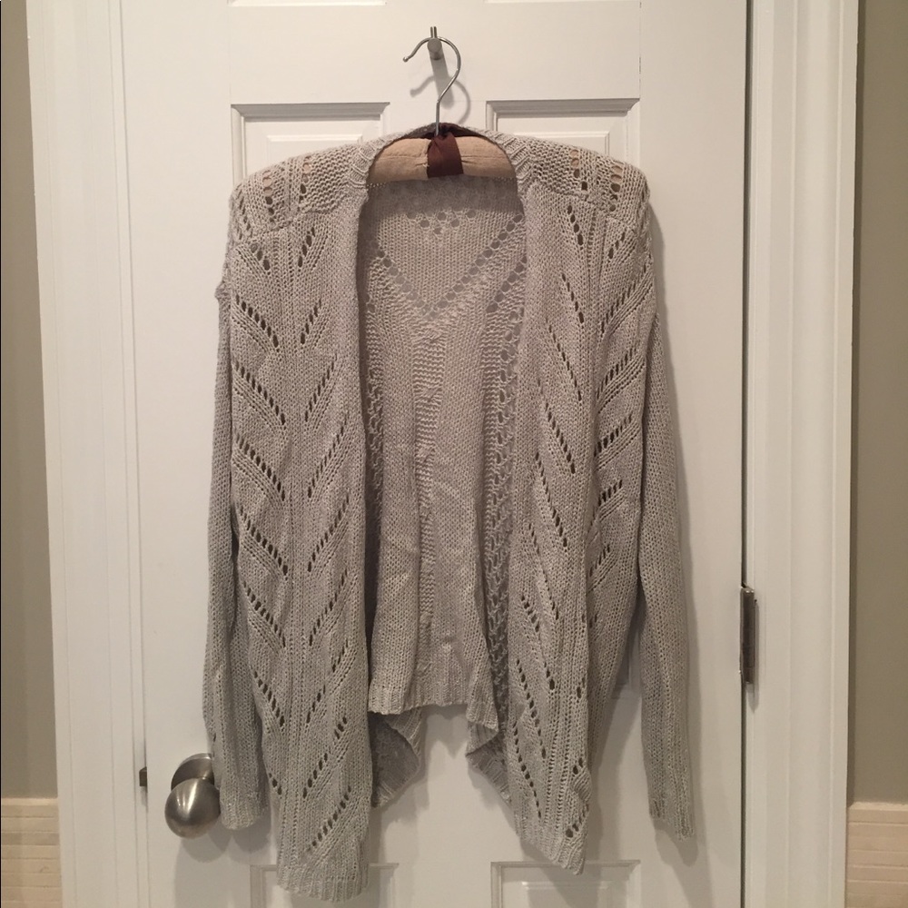 Light weight grey sweater.