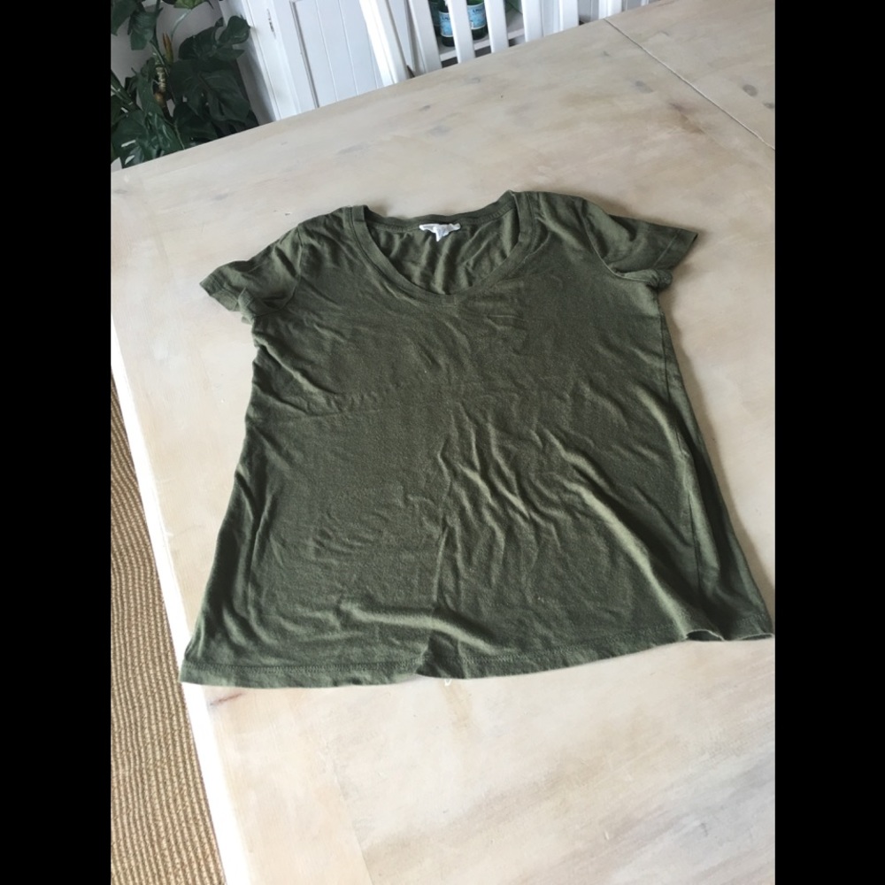 Forever 21 army green v neck tee