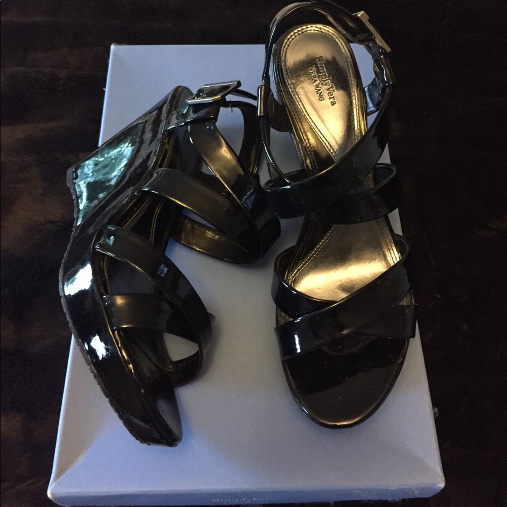 Simply Vera black patent leather sandals