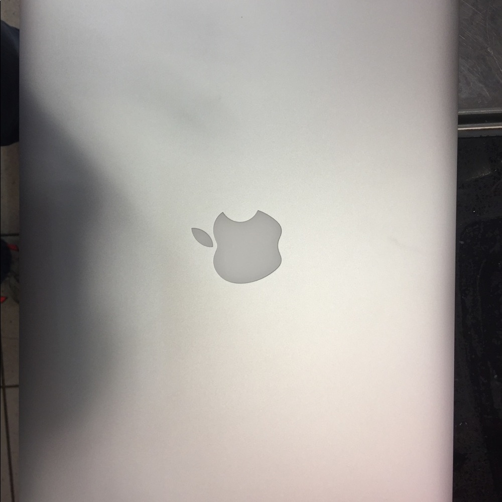 MacBook Air - Picture 2 of 4