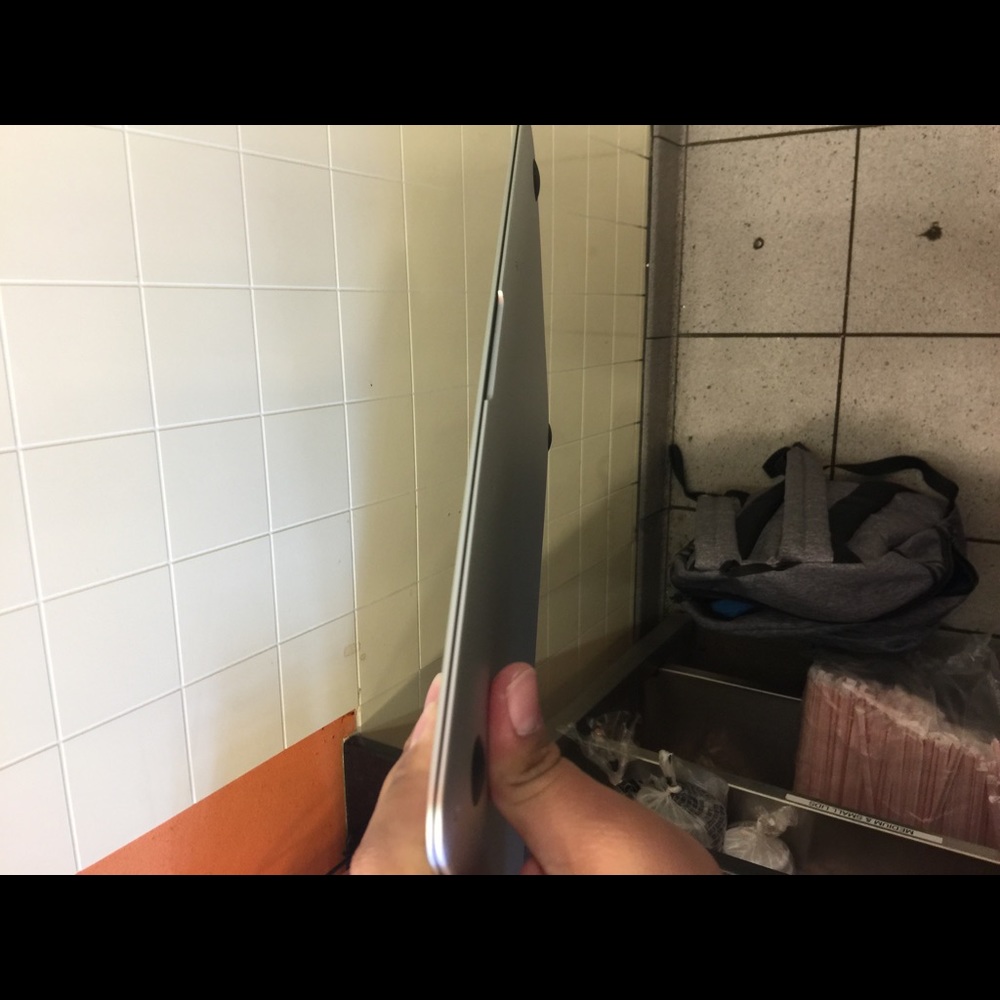 MacBook Air - Picture 4 of 4