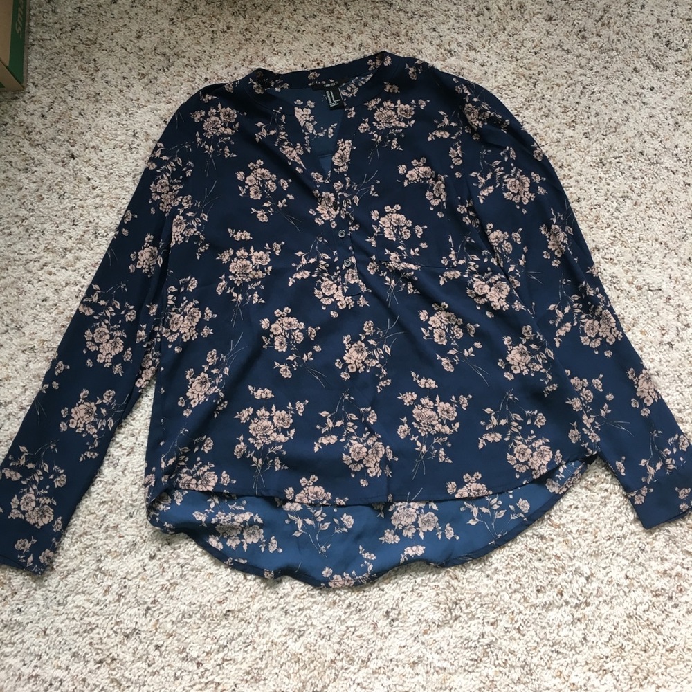 Floral print blouse