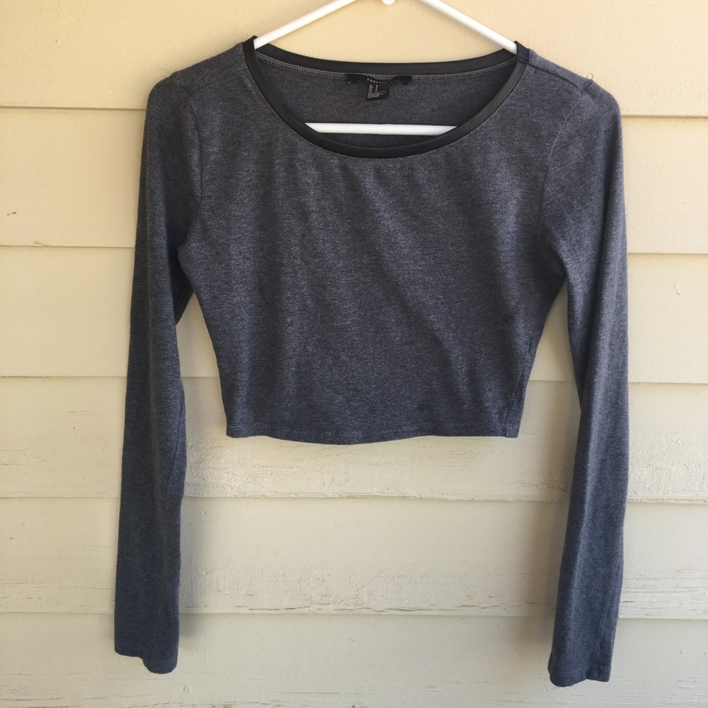 Cropped, gray long sleeve