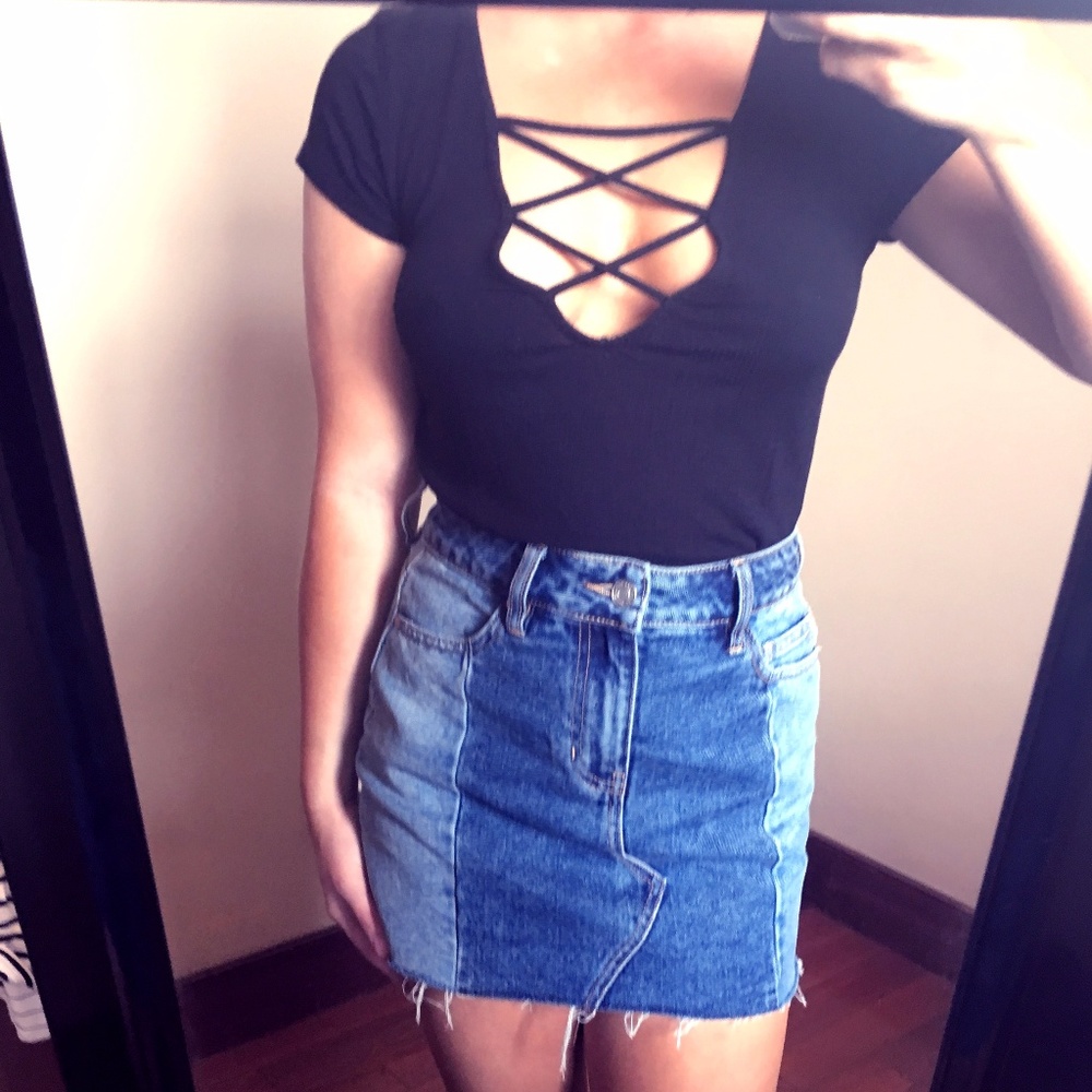 American Eagle Criss-Cross Crop Top