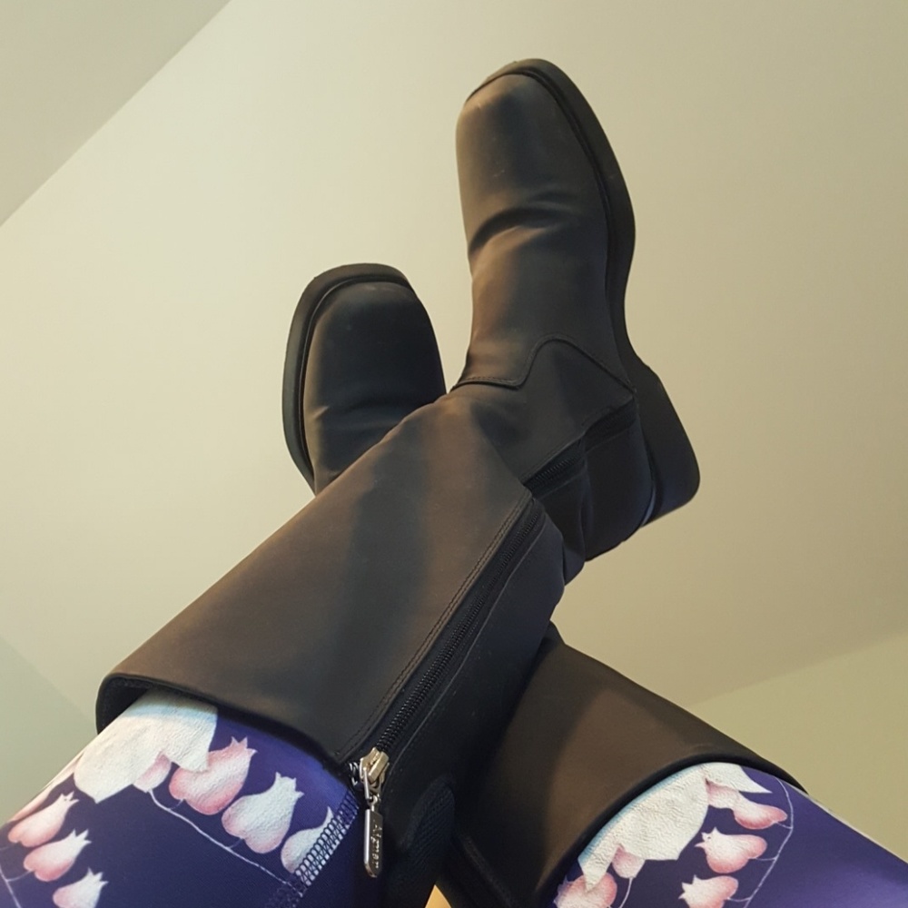 Cozy Etienne Aigner Fall/Winter Boots