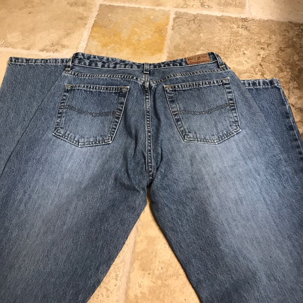 Buckle Jeans - Picture 2 of 4