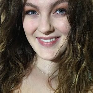 Meet your Posher, Claire