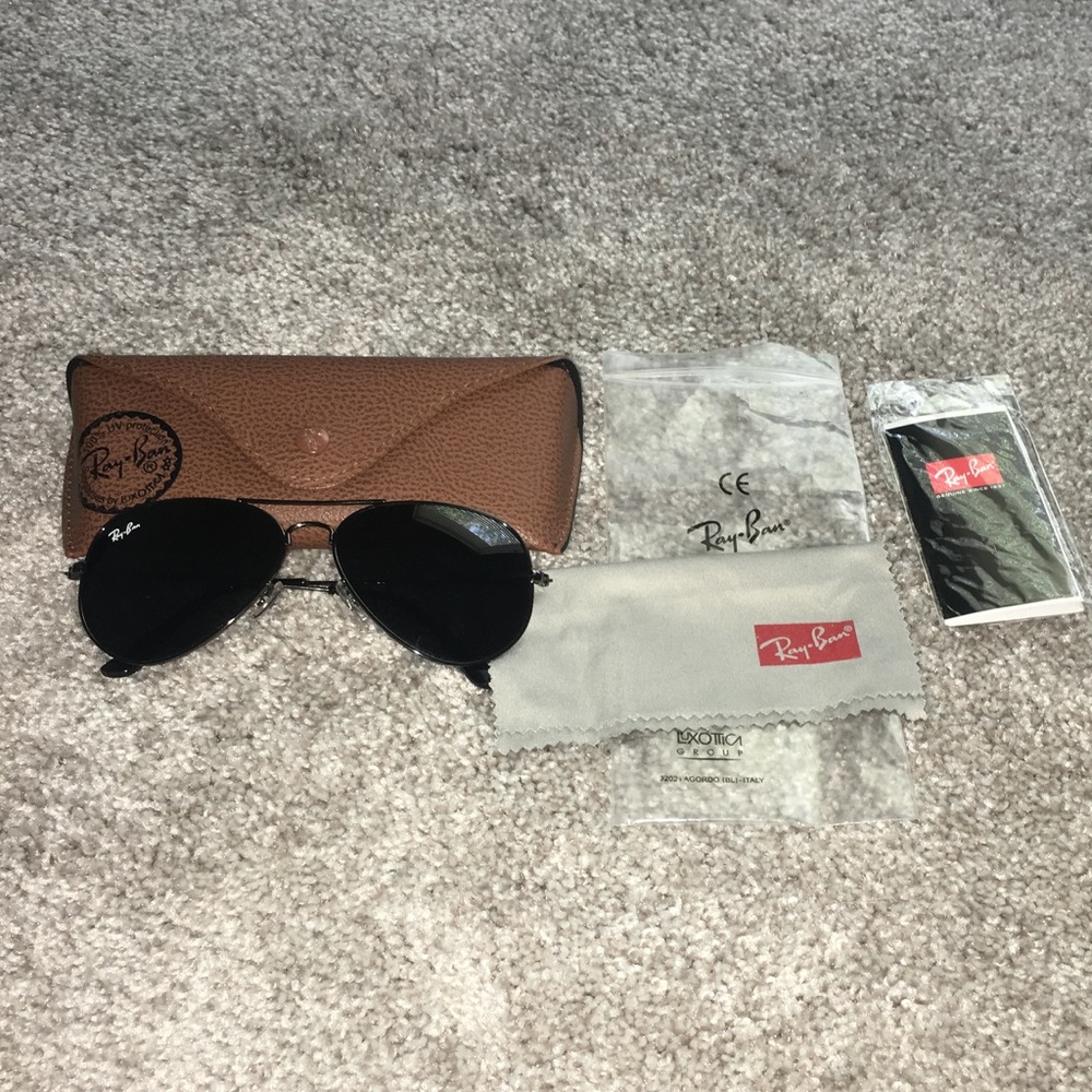Ray-Ban Aviator - Black Unisex (2 days left )