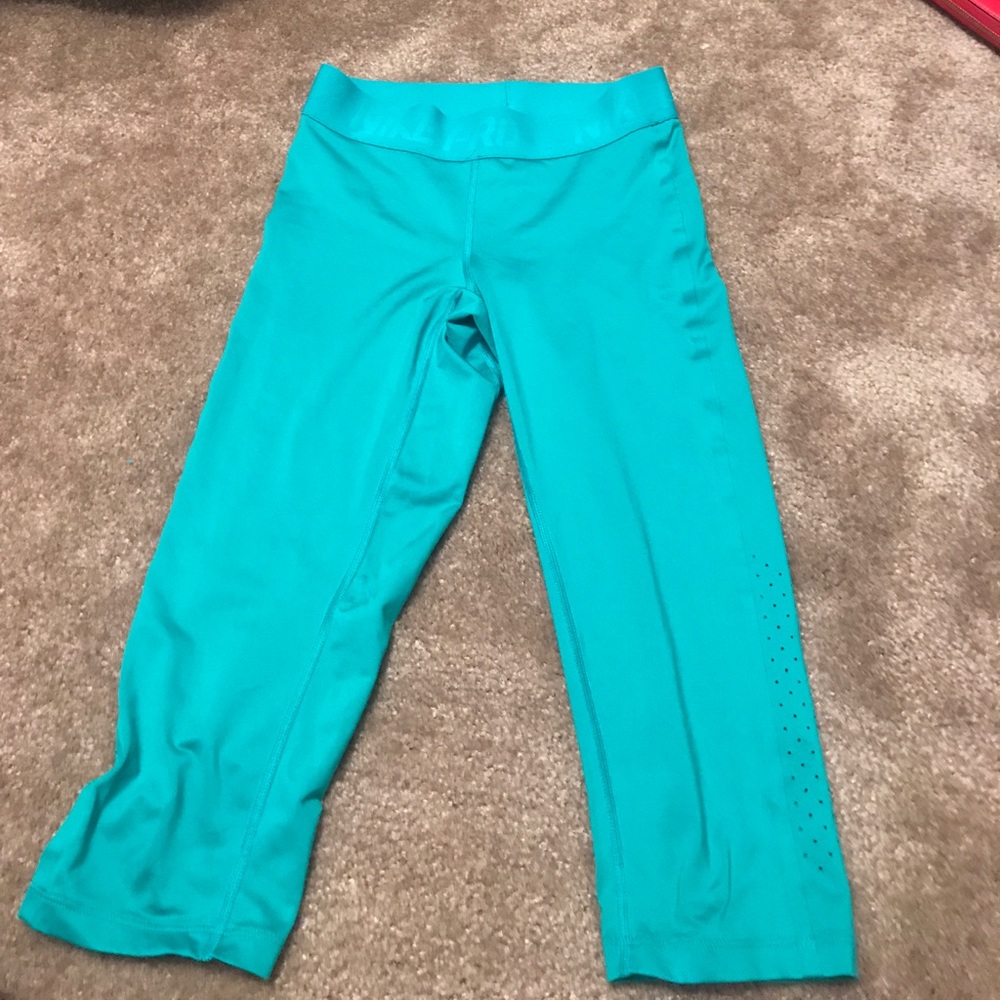 Nike pro teal XS crop leggings