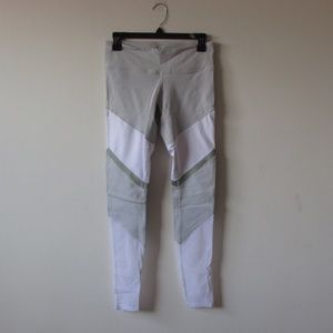 ALO YOGA Sheila Legging - Regular Waist