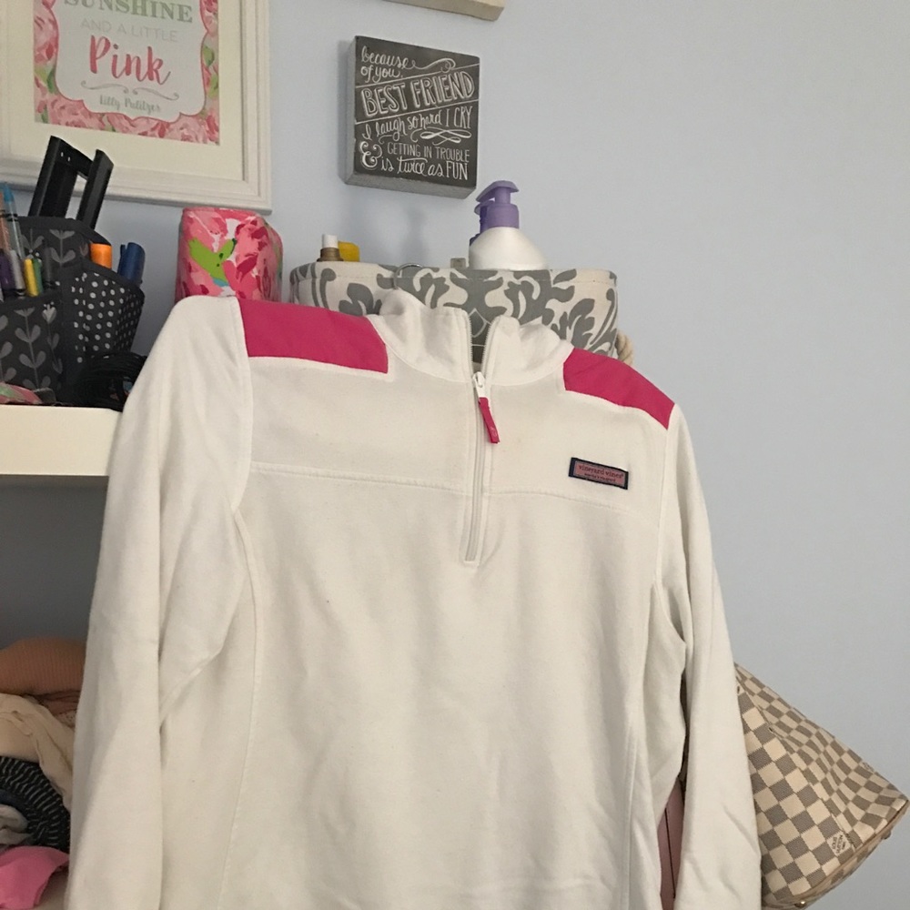 Vineyard vines pull over