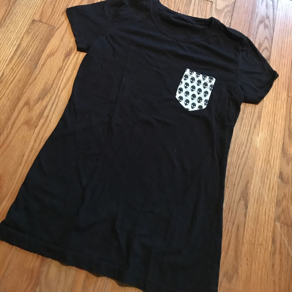 Alien pocket tshirt