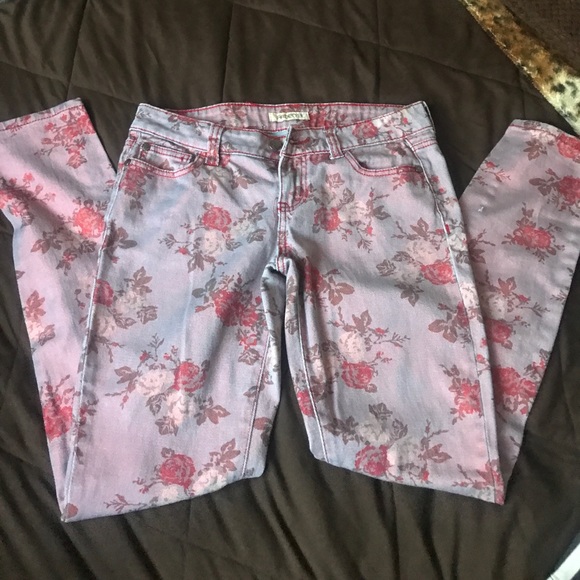 Jeans - Picture 2 of 2