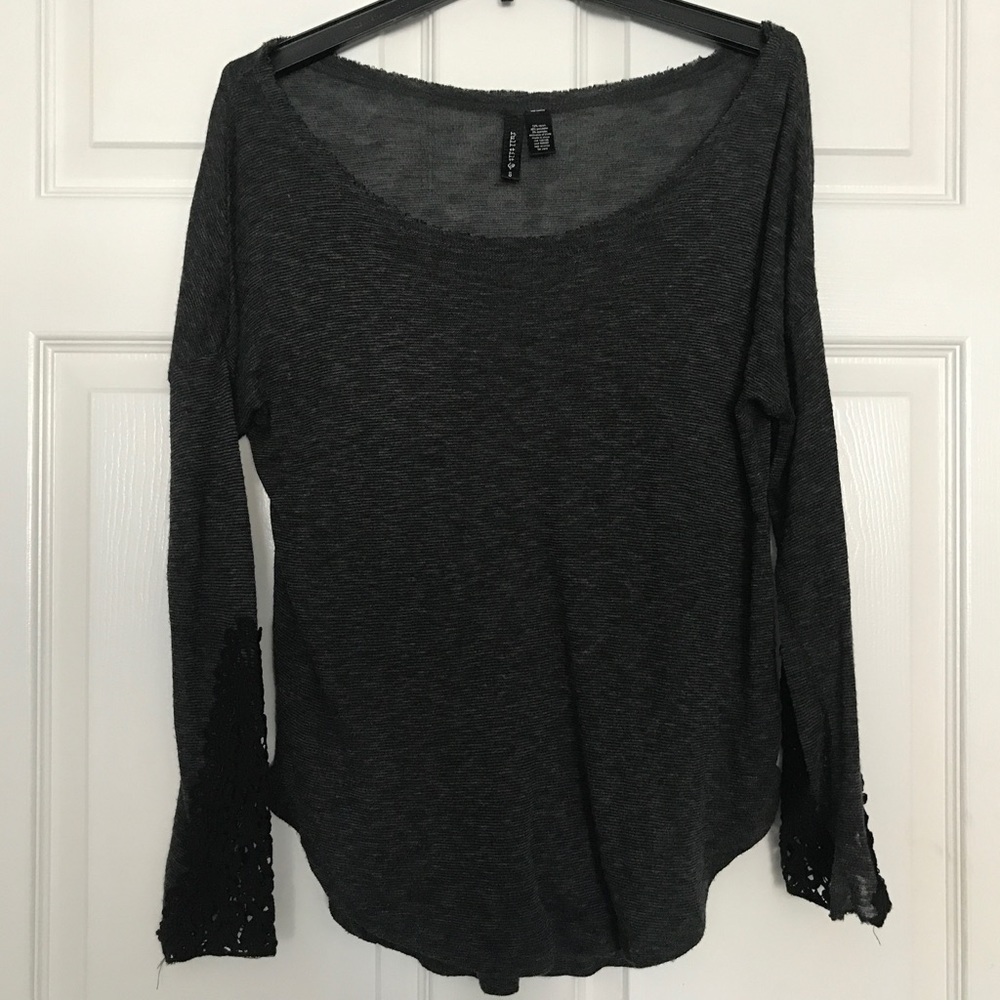 Grey Full Tilt shirt with patterned sleeves