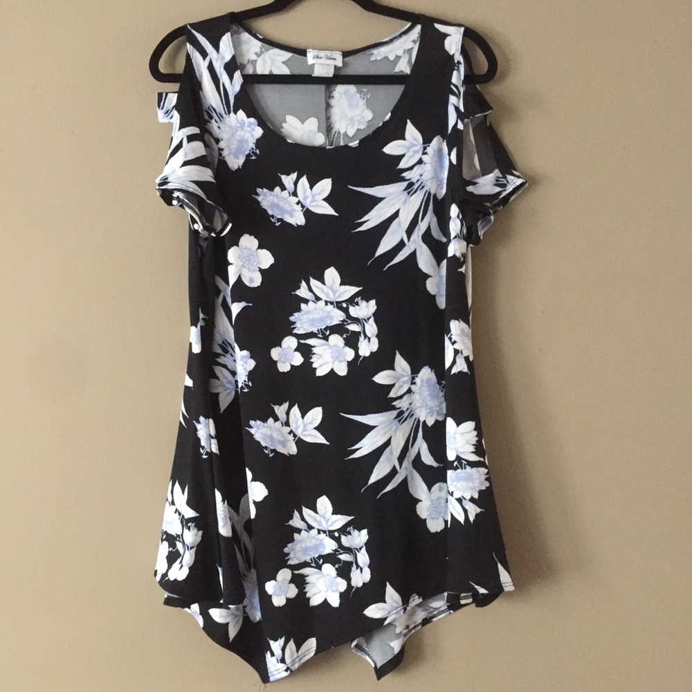 Plus Size Floral Cold Shoulder Top