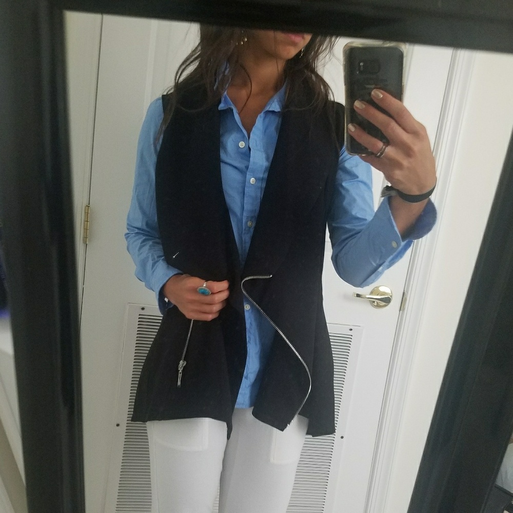 WHBM Asymmetrical Zipup Vest 🖤