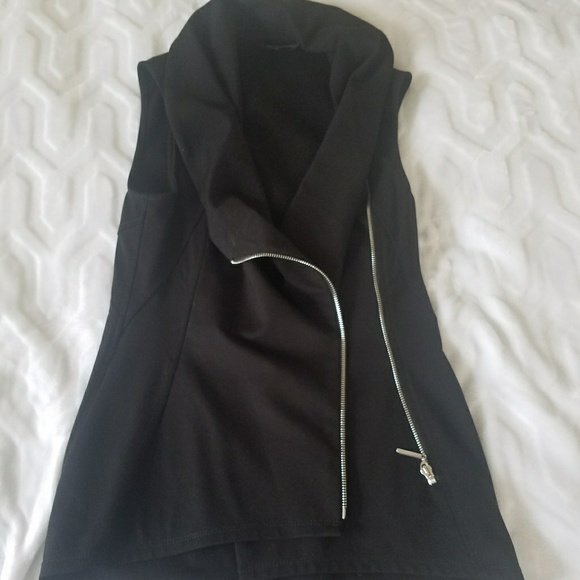 WHBM Asymmetrical Zipup Vest ๐ค - Picture 3 of 8