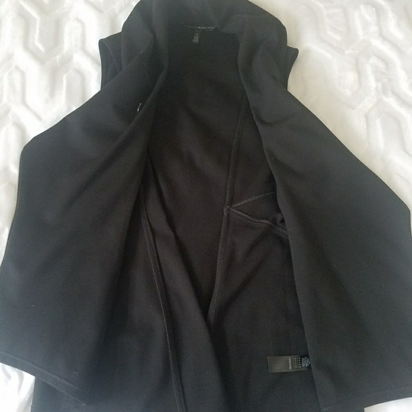 WHBM Asymmetrical Zipup Vest ๐ค - Picture 7 of 8
