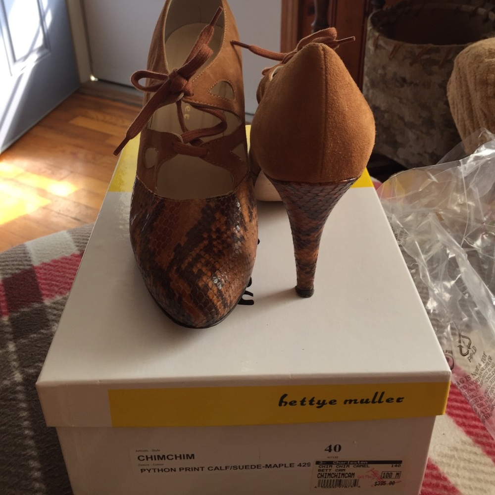 Ladies brown/leather suede heels