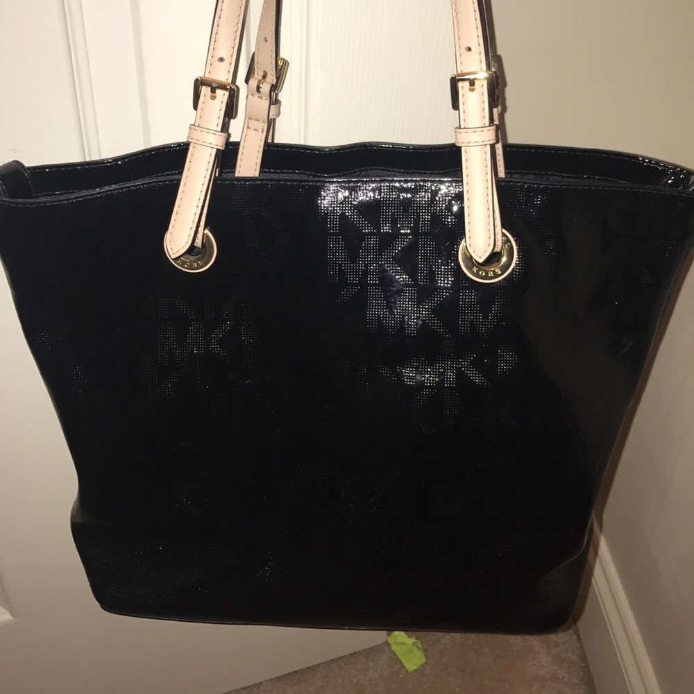 Micheal Kors purse