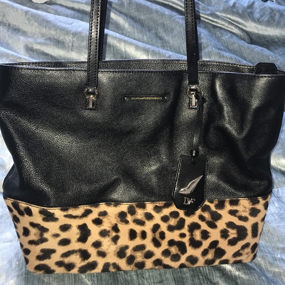 Diane von Furstenberg Tote - Picture 1 of 4