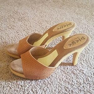 Vintage slip on heeled sandals
