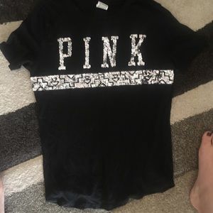 VS Pink black t-shirt