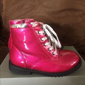Kenneth Cole Reaction Fuschia Boots