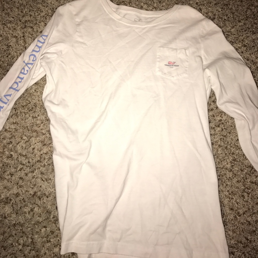 Vineyard Vines long sleeve t shirt.