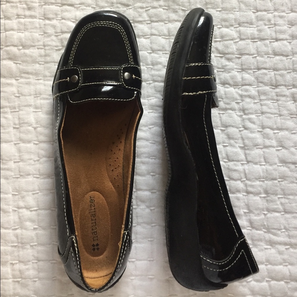 WORN ONCE Naturalizer Black Patten Loafers