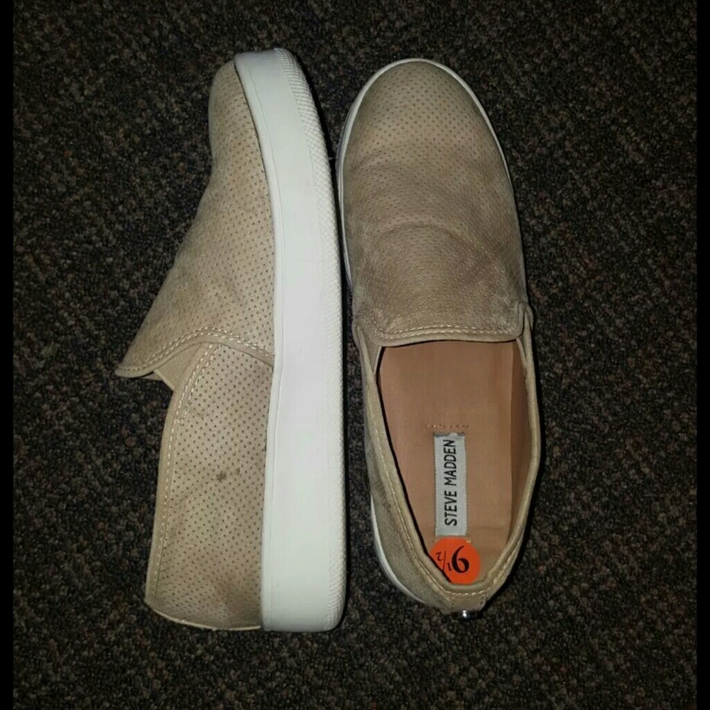 Steve madden slip ons 9.5