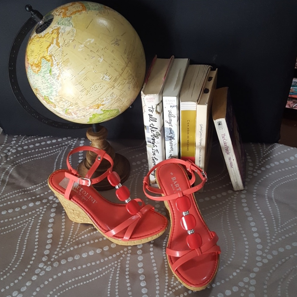 NWOT Coral Sandals