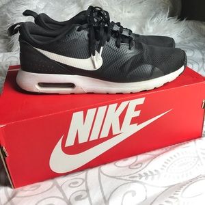 Nike Air Max Tavas