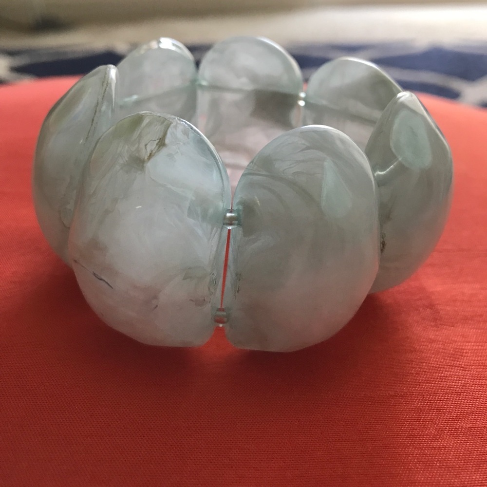 Light mint green bracelet - Picture 3 of 3