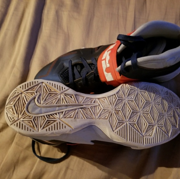 Shoes - Picture 3 of 4