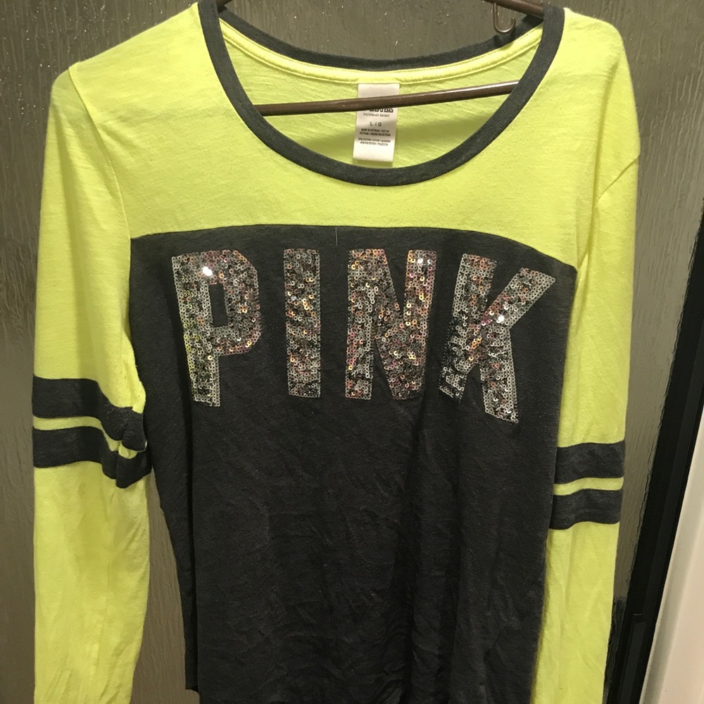 Adorable pink vs top!