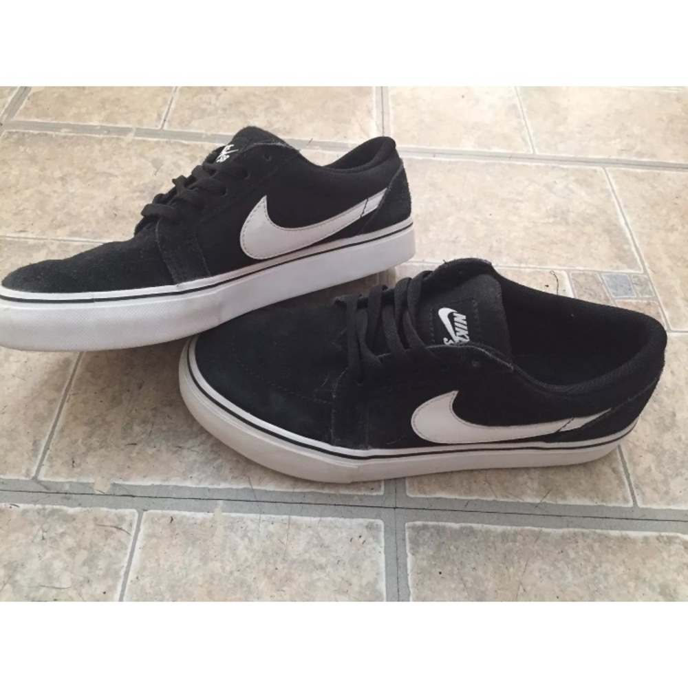 Nike 4Y 5.5 Stefan Janoski Low Suede Skate Shoes