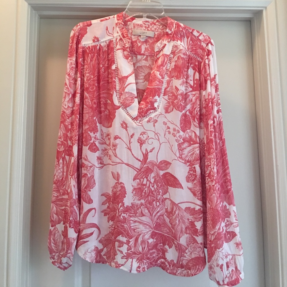 Love this blouse! So pretty!